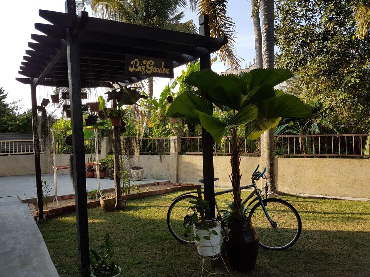Big Garden Homestay Pantai Remis Exterior foto