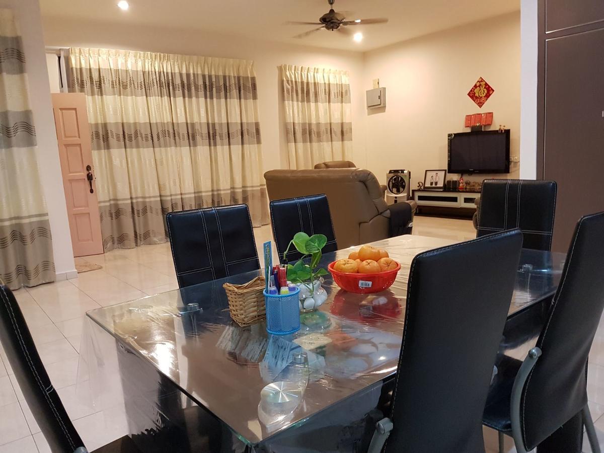 Big Garden Homestay Pantai Remis Exterior foto