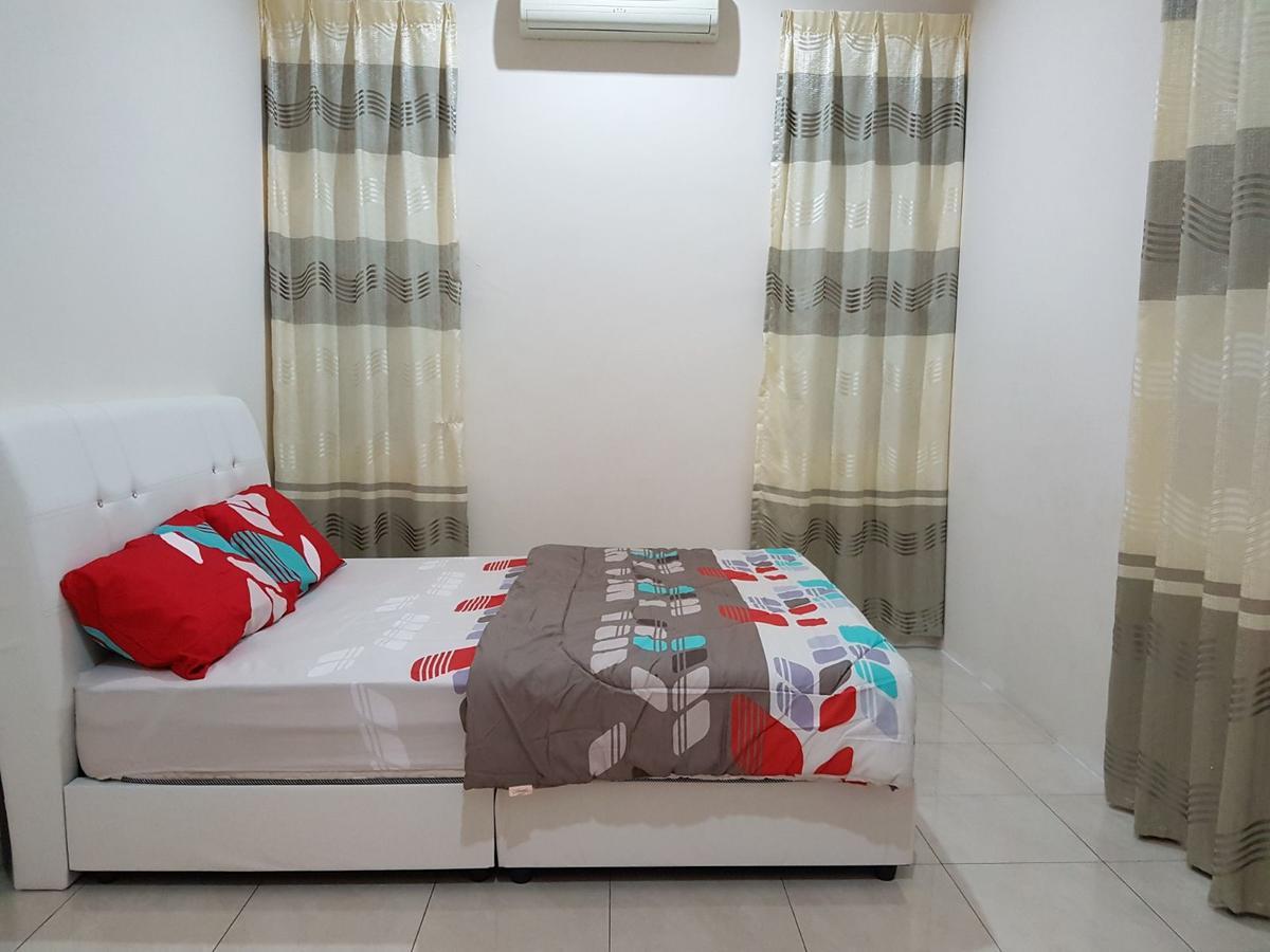 Big Garden Homestay Pantai Remis Exterior foto