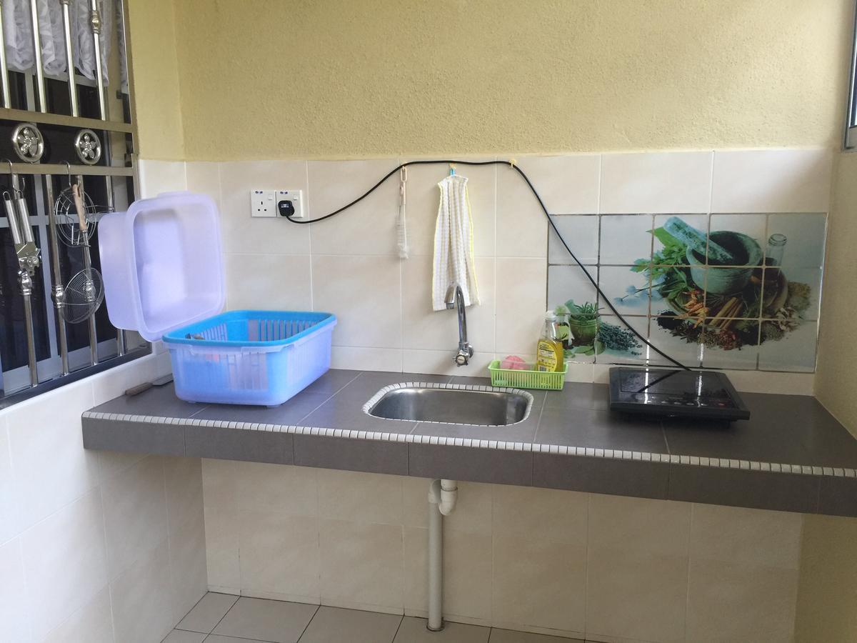 Big Garden Homestay Pantai Remis Exterior foto
