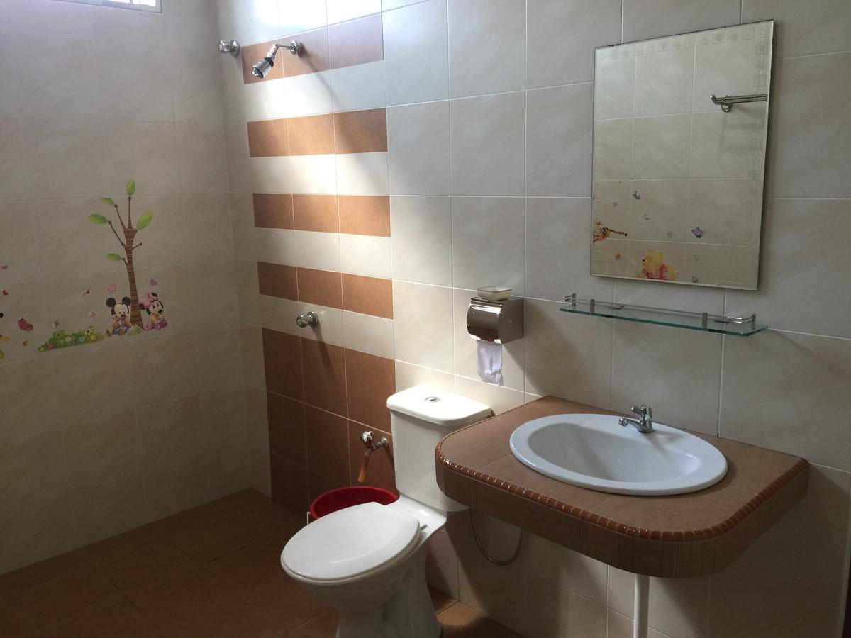 Big Garden Homestay Pantai Remis Exterior foto